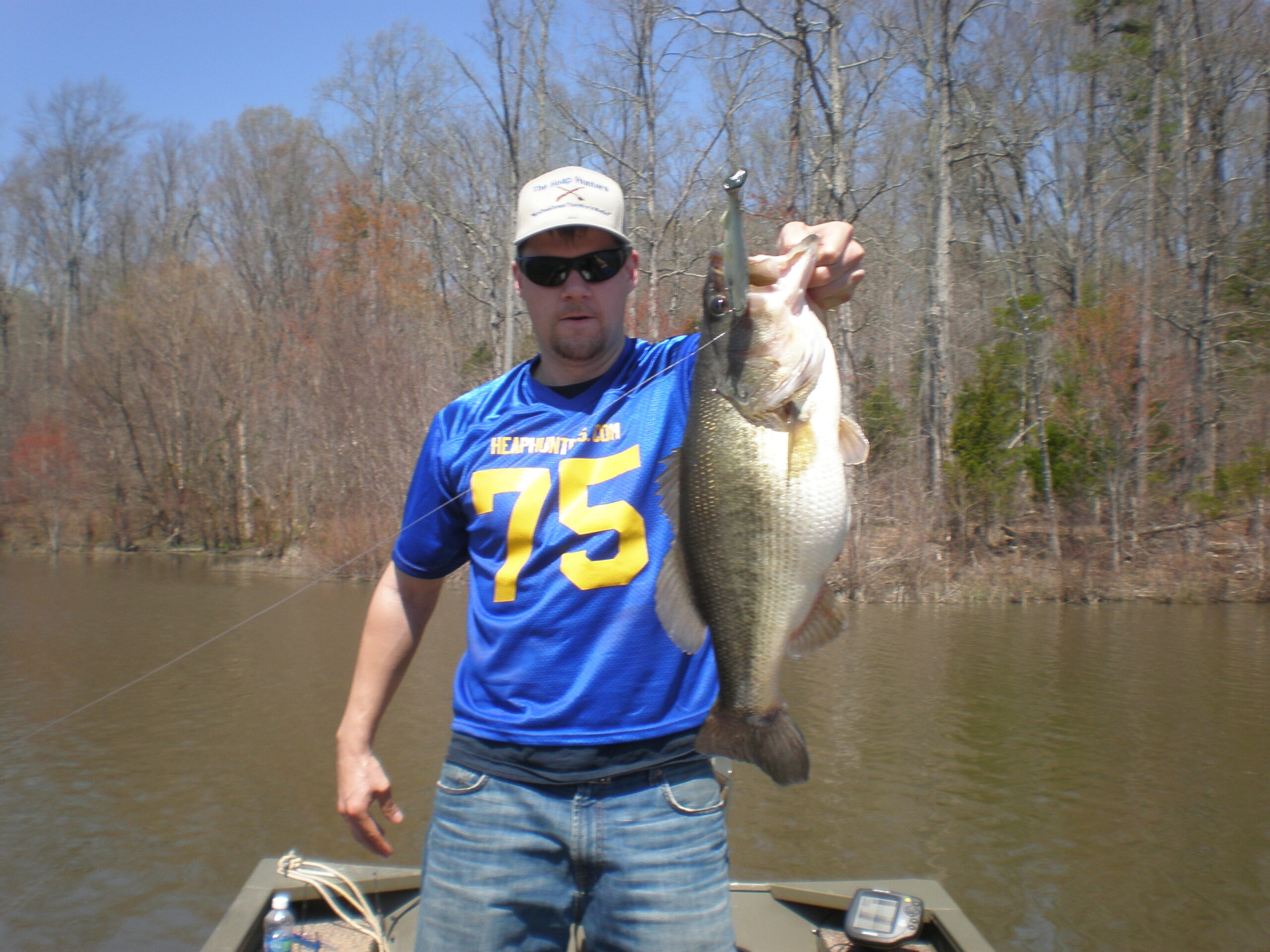 8 lb, 1 ounce largemouth bass